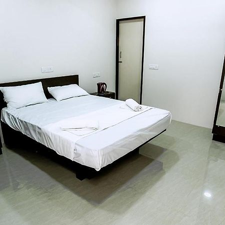 Indra Regency Hotel Thiruttani Exterior foto