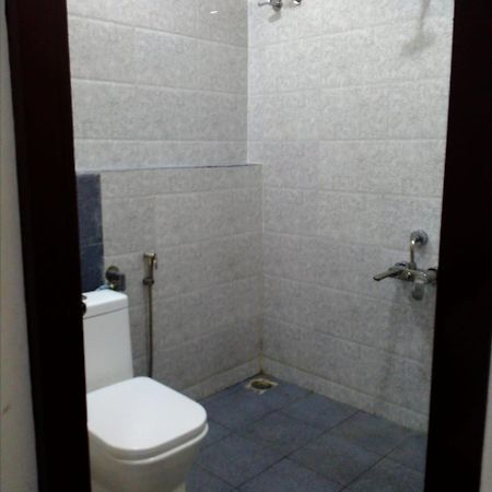 Indra Regency Hotel Thiruttani Exterior foto